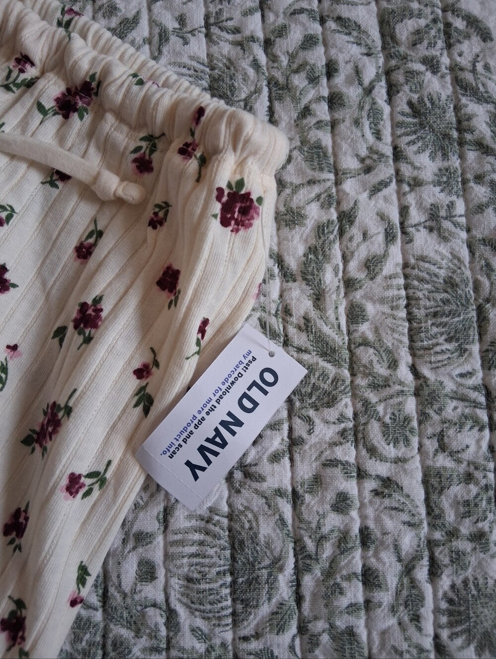 Old Navy 3 Piece Set Cream Floral Pajamas - Picture 11 of 12